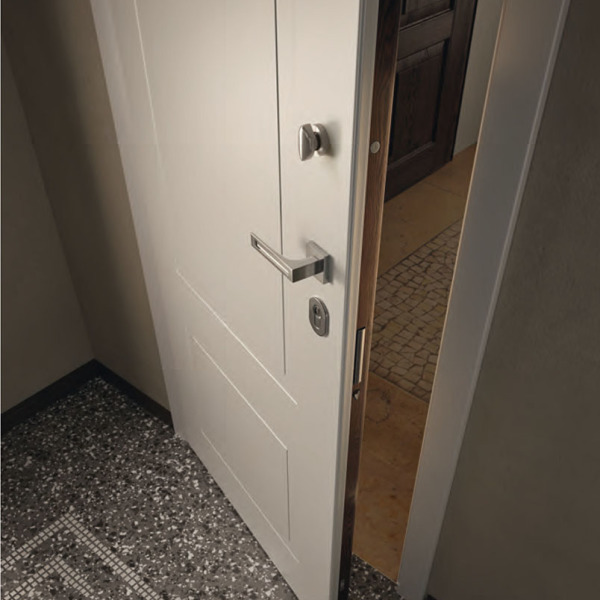 Garofoli - Porta blindata Sovrana con pannello 110eLode su lato esterno e con pannello Miraquadra mod. 2B laccato Bianco su lato interno